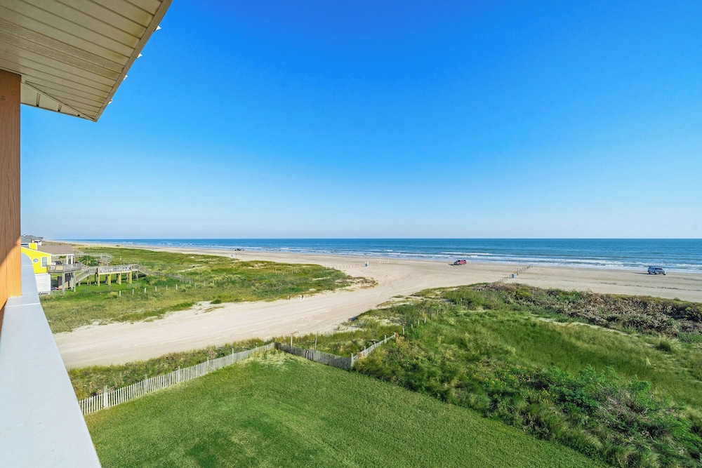 Beach Heaven by Ryson Vacation Rentals