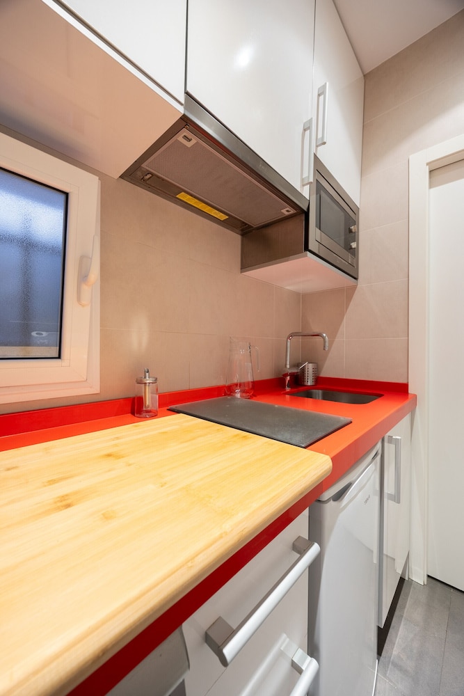 Prado in Madrid With 1 Bedrooms and 1 Bathrooms