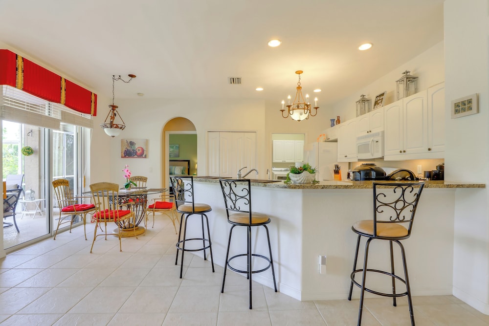 Screened Patio & Canal Views: Home in North Port!