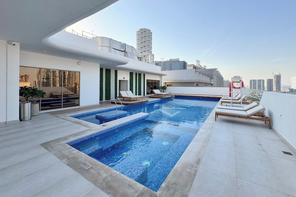 PVH - Sleek 1BR - Pearl House 1