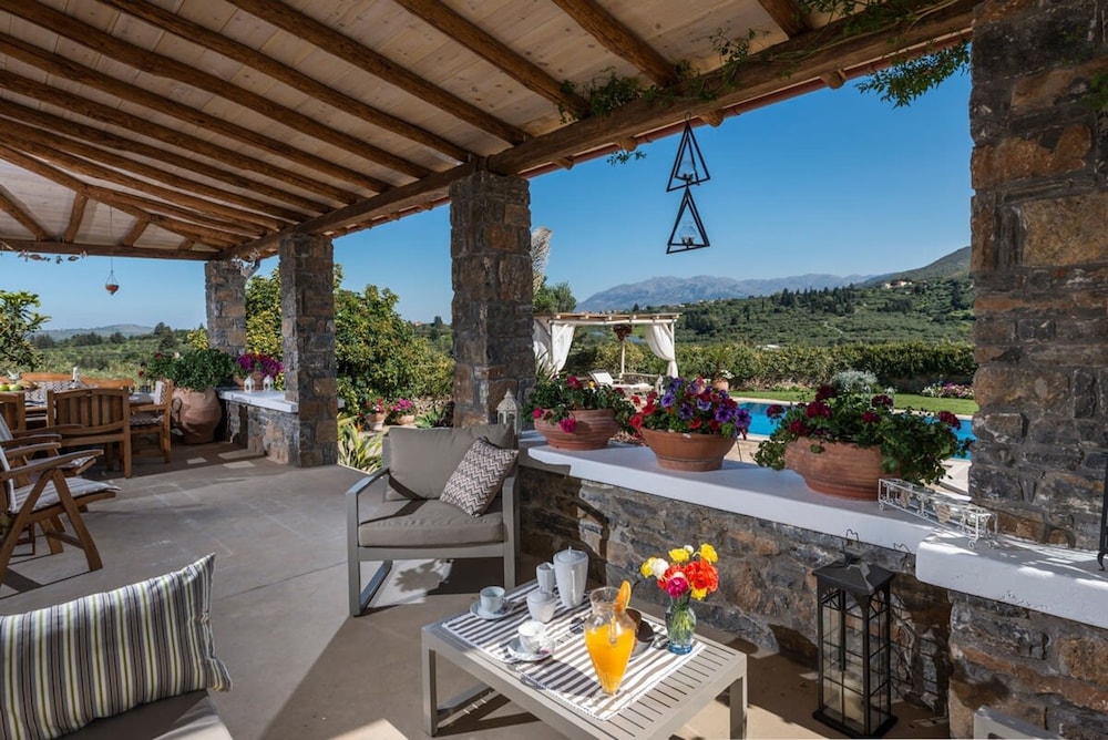 Chania Secluded Gem - Kallithea Private Pool Villa