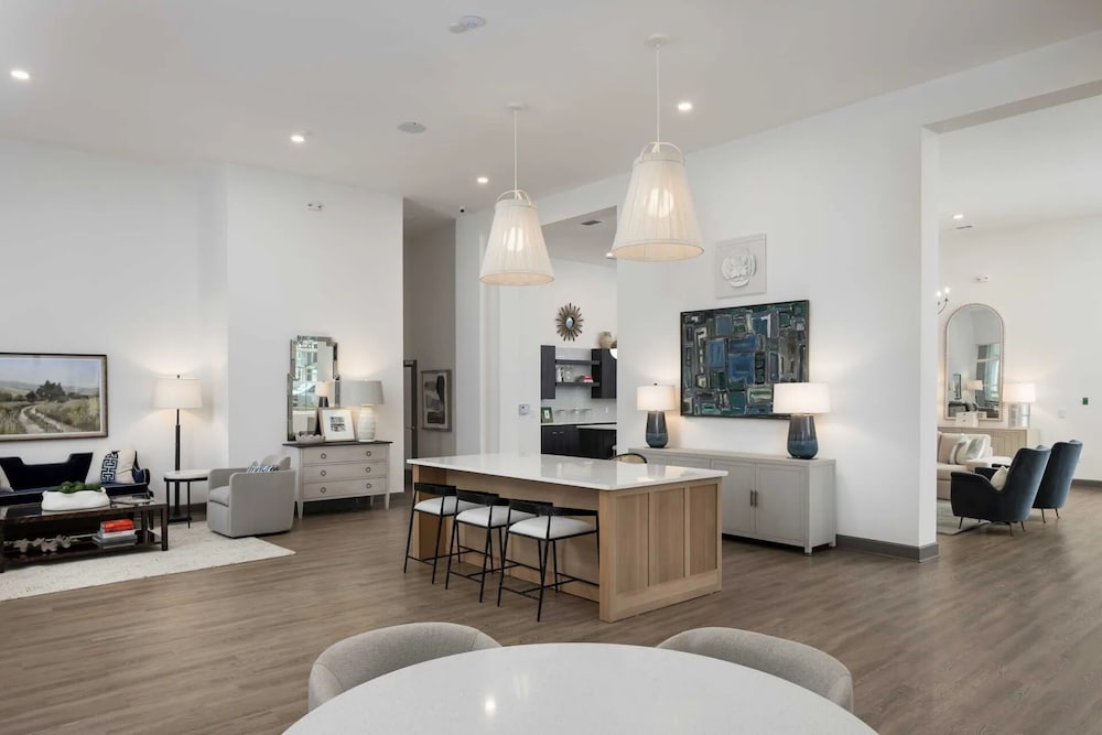 Landing Apartments Birmingham - Sand Ridge