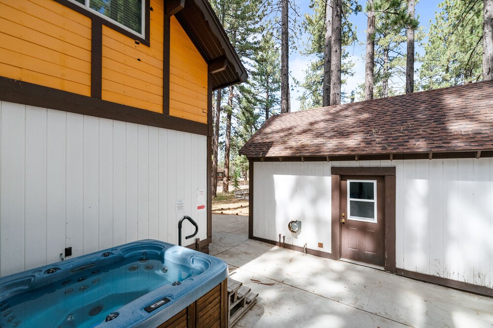 Snow Summit Chalet view 4