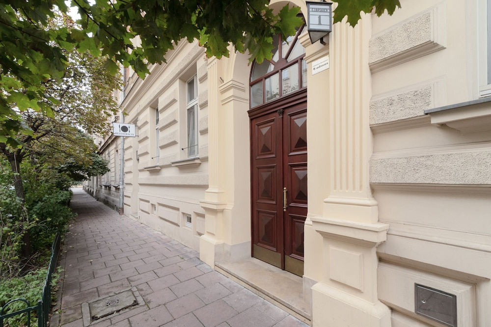 Czapskich Apartment by Renters view 2