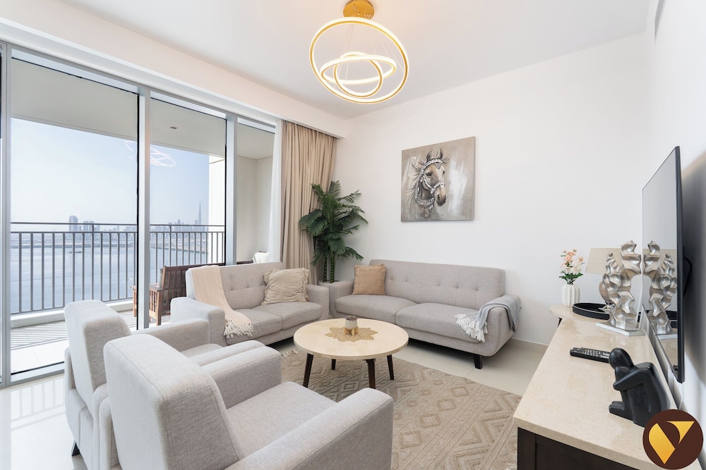 Icon Bay Creek Harbour Waterfront Living