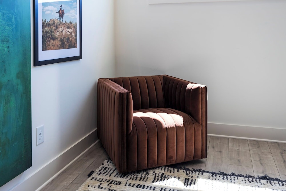 Elevate - Modern Luxury - Stunning City Views