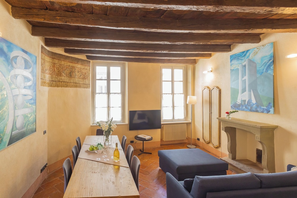 Antiche Mura by Rent all Como