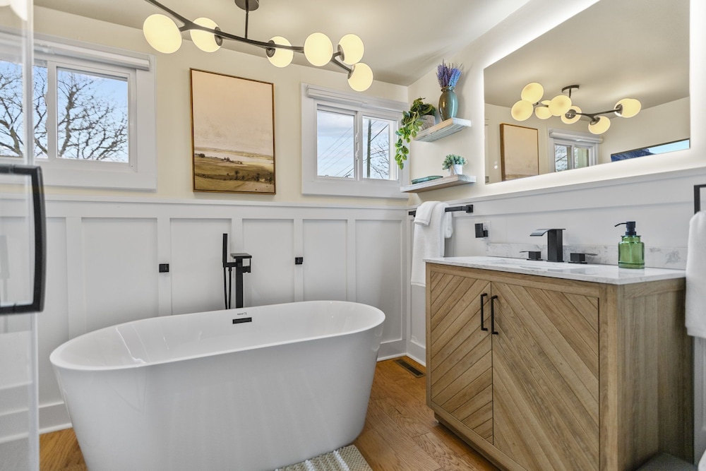 Abode 81 in Newark
