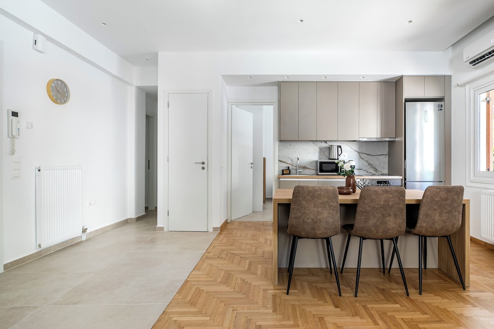 Anatoli - Athenian 2-BR Apartment in Athens