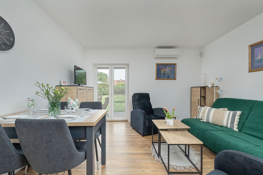 Beautiful House With Garden by Renters