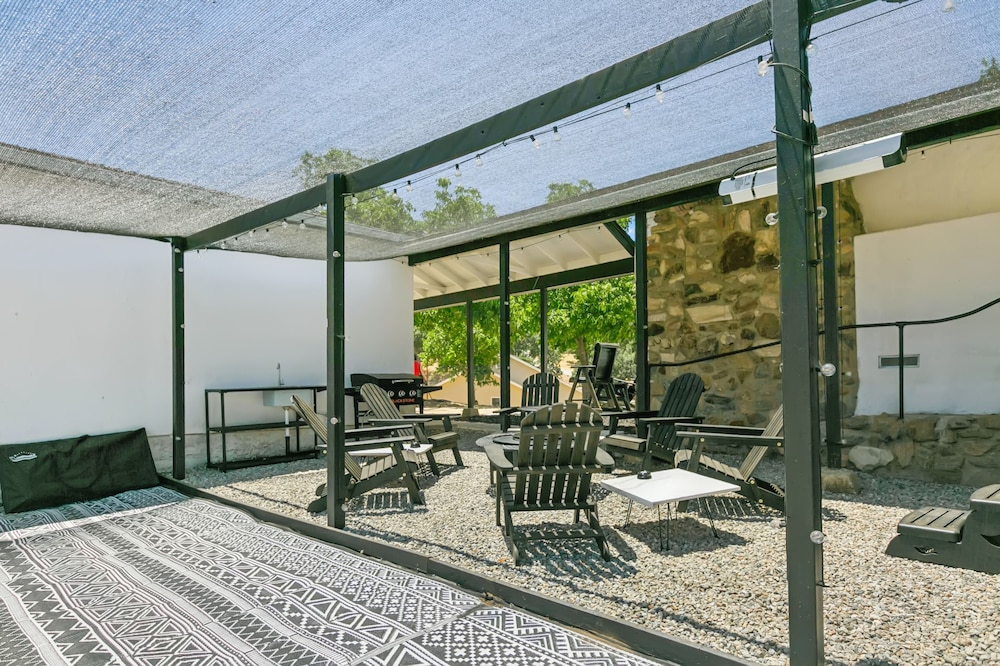 Desert Mountain Escape With Private Hot Tub 5 Bedroom Home