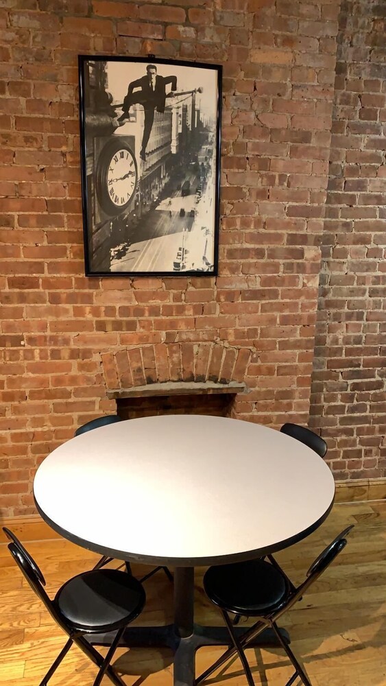 Manhattan Private Bedroom Hostel
