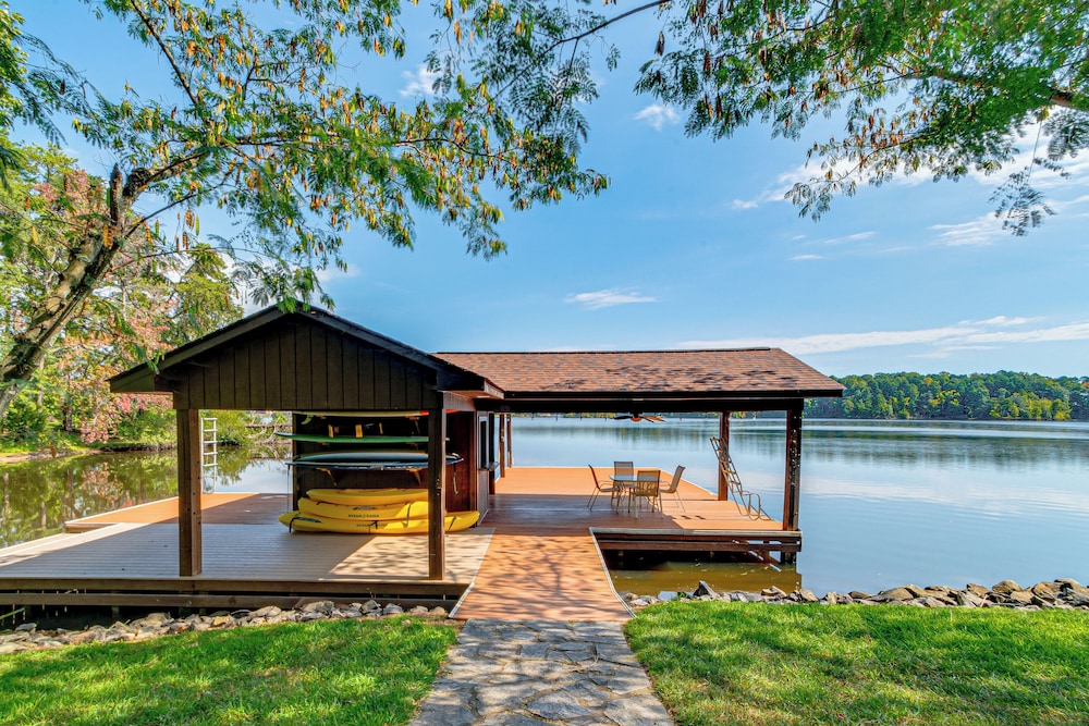 Hyco Lake Escape w/ Deck & Dock: Families Welcome!