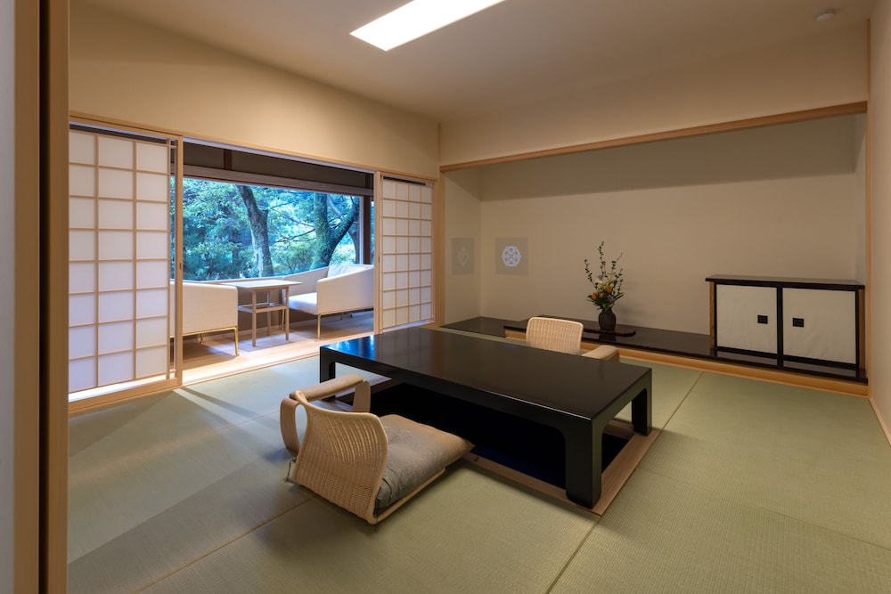 Tsukihitei Ryokan