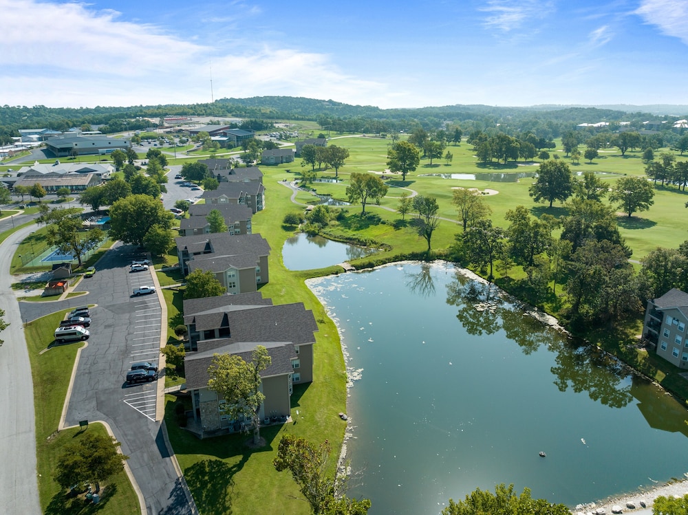 Carefree Getaways 2 Bedroom Condo by RedAwning
