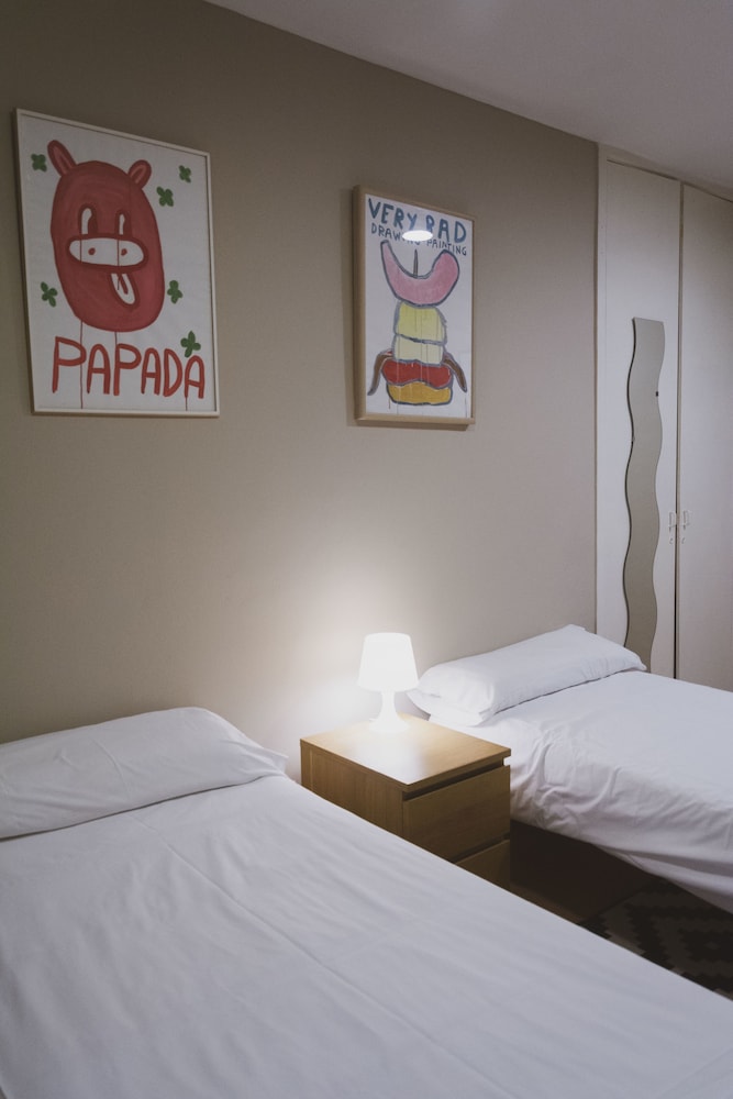 San Sebastian Vacations - Urban House Hostel - Property Image 14