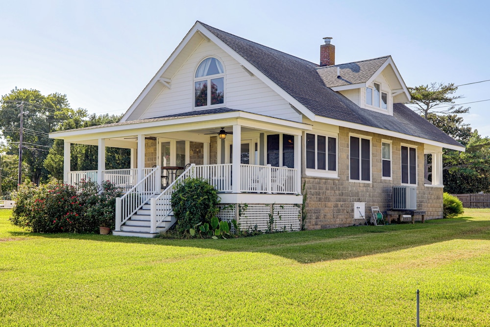 < 1 Mi to Boat Ramp: Coastal Virginia Hideaway