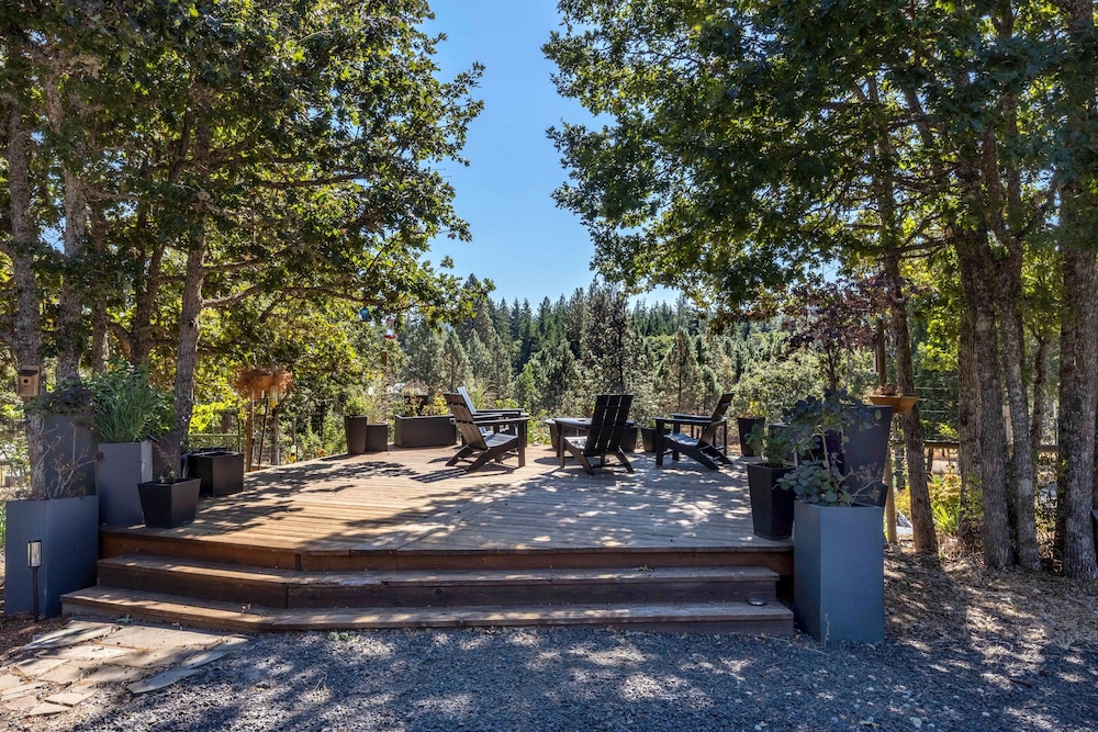Happenstance Vineyards 2 Bedroom Home