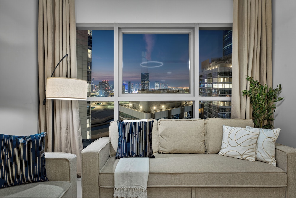 Radiant Boulevard by DVH Luxe Retreats