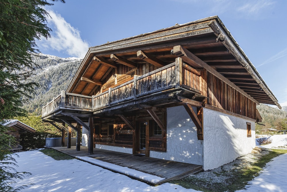 Chalet Hermine 5 Hot Tub and Sauna Les Chosalets
