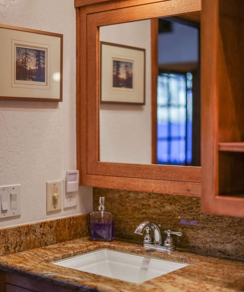 Moonridge Mountain Retreat