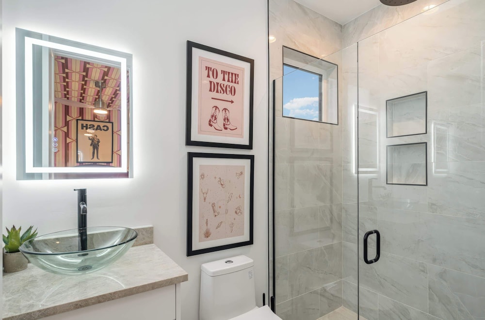 Elevator With Rooftop Hot Tub Pet-friendly Yard