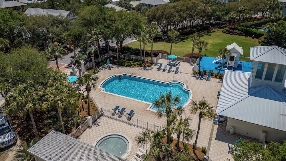 Lakefront Haven in Carillon Beach