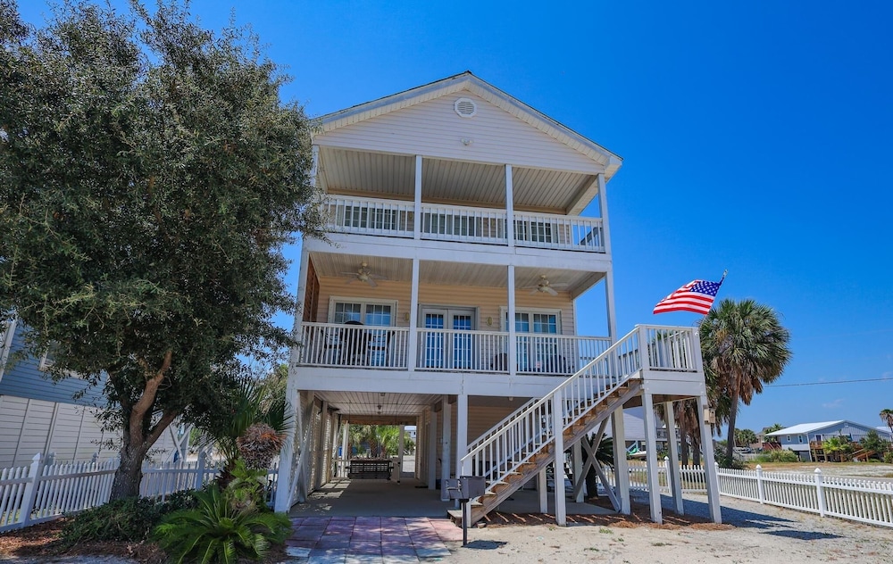 214 Shoreland