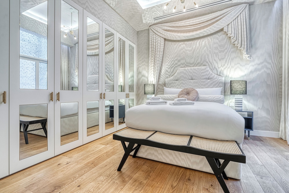 Luxury flats near Big Ben and London Eye
