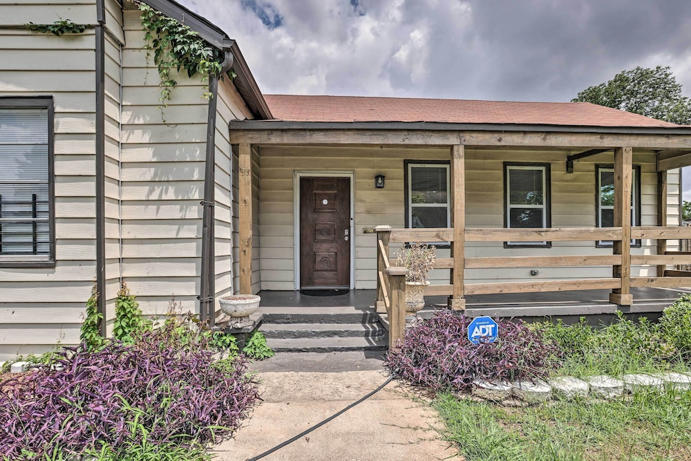 Stylish Birmingham Getaway w/ Patio & Yard!