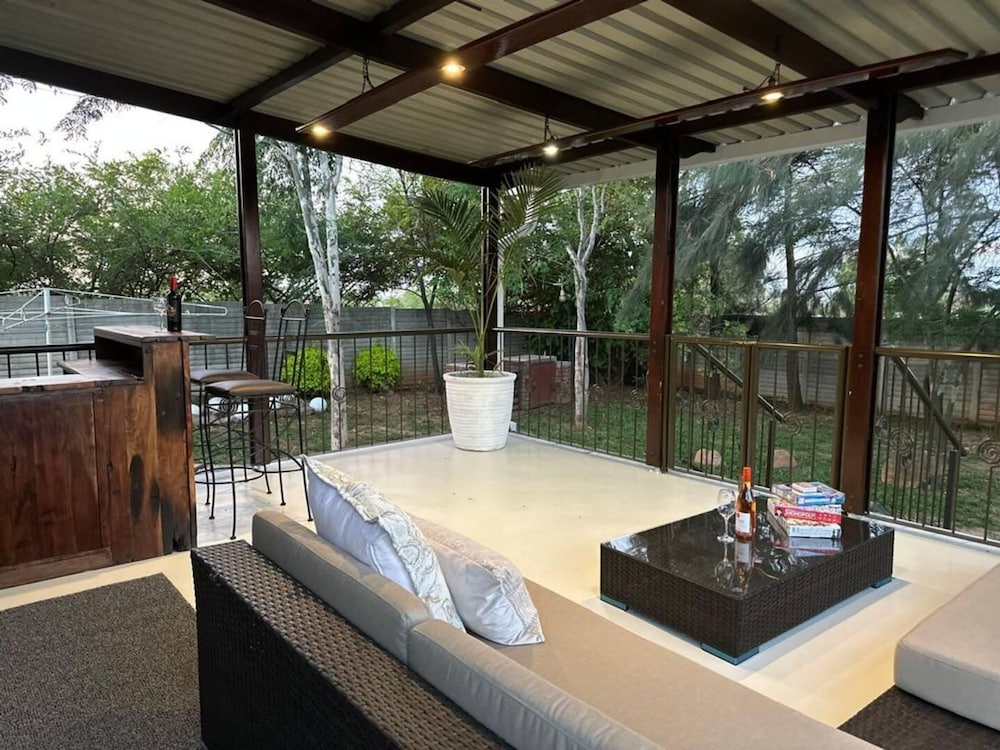 Stunning 2 bed With Pool - 2275