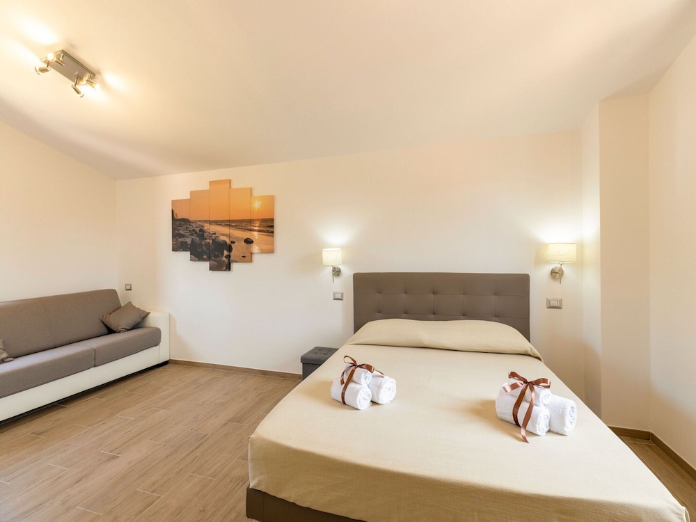 Apartment With Exclusive Swimming Pool view 3