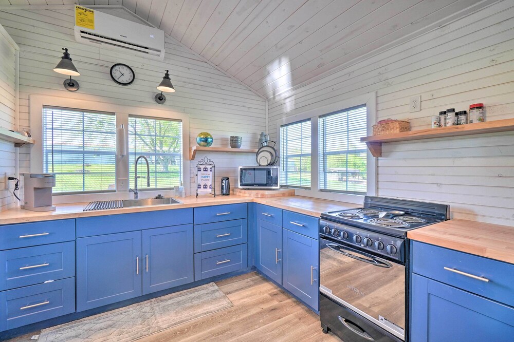 Sweetwater Vacations - Landscape Views: Sweetwater Country Cottage! - Property Image 4