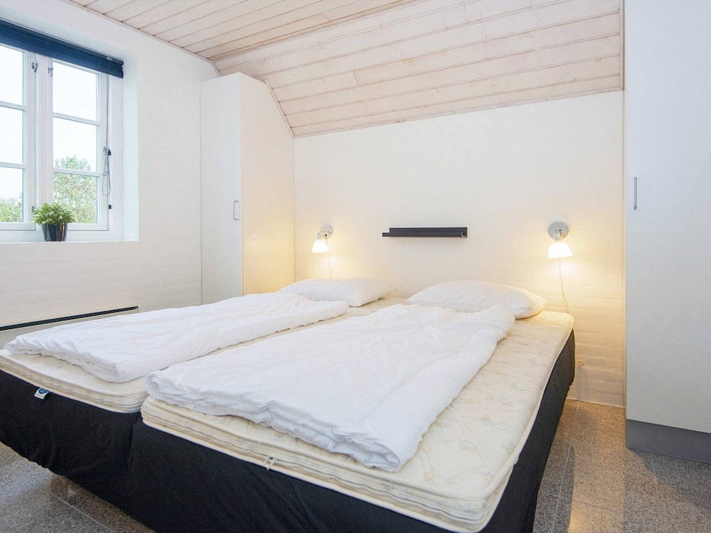 10 Person Holiday Home in Ulfborg view 2