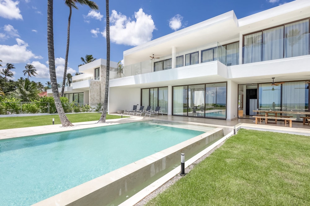 A Tale of Luxury Serenity and Oceanfront Bliss