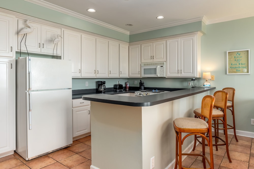 Dauphin Luv - Beach Club #201 4 Bedroom Condo