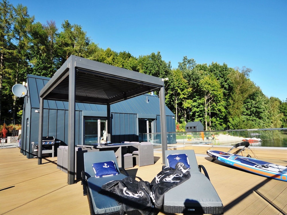 Unique Holiday Home on the Water, Bytow view 4