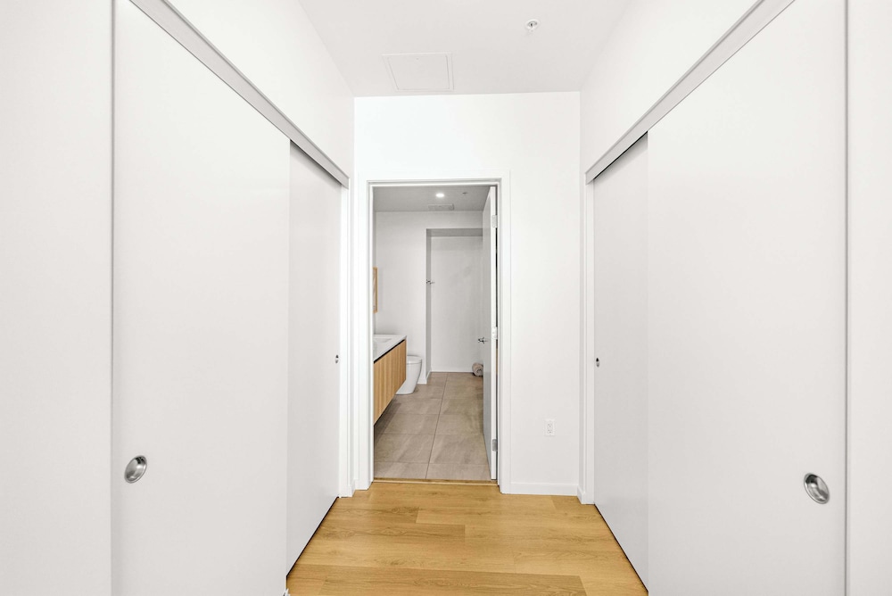 @marbella Lane - Chic 2BR Penthouse w/ Ocean Views