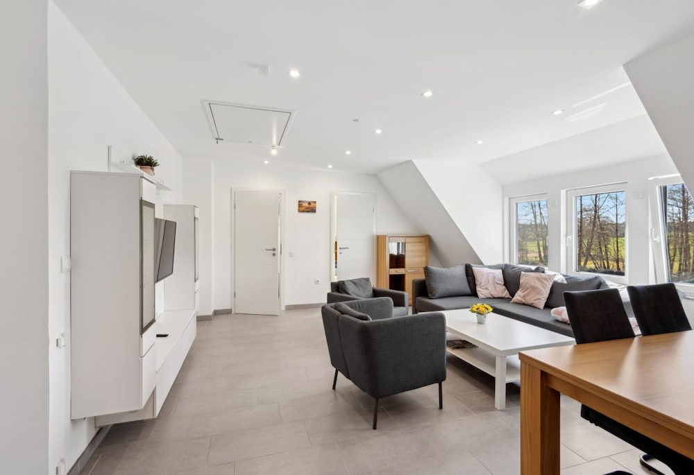 Moderne Ferienwohnung mit Terrasse
