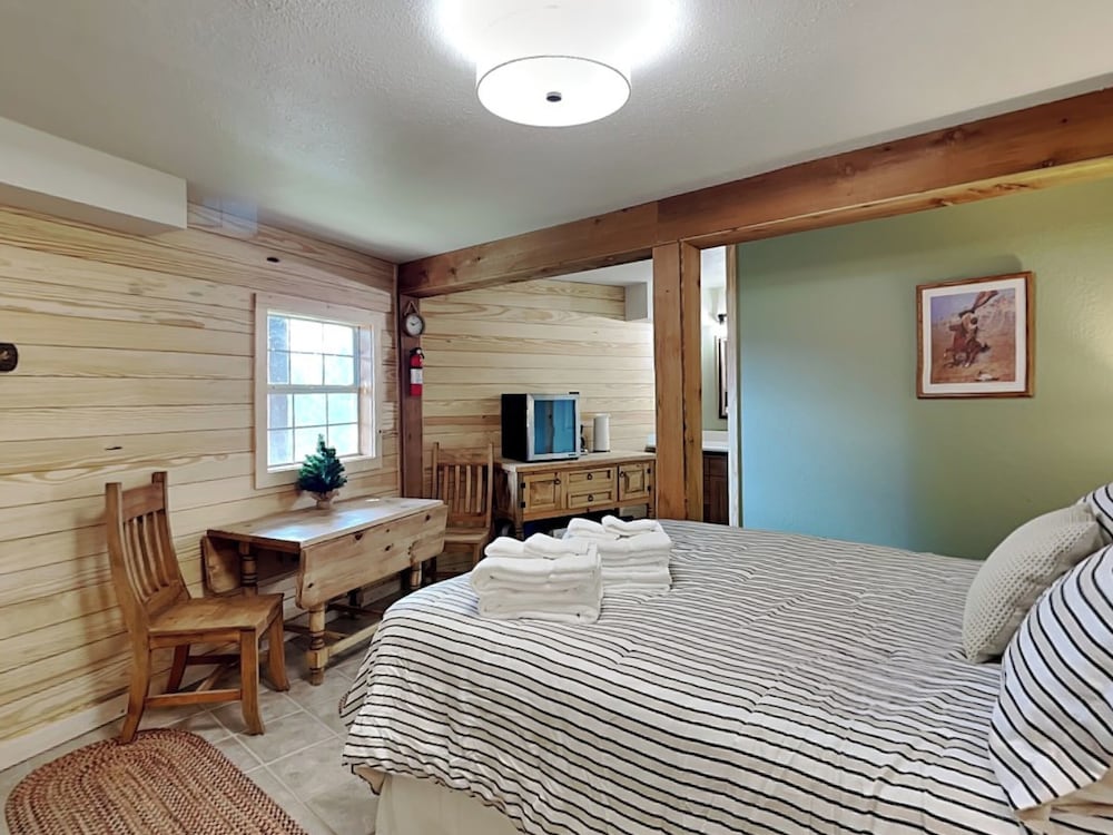 Eagle's Nest by Ruidoso Vacation Rentals