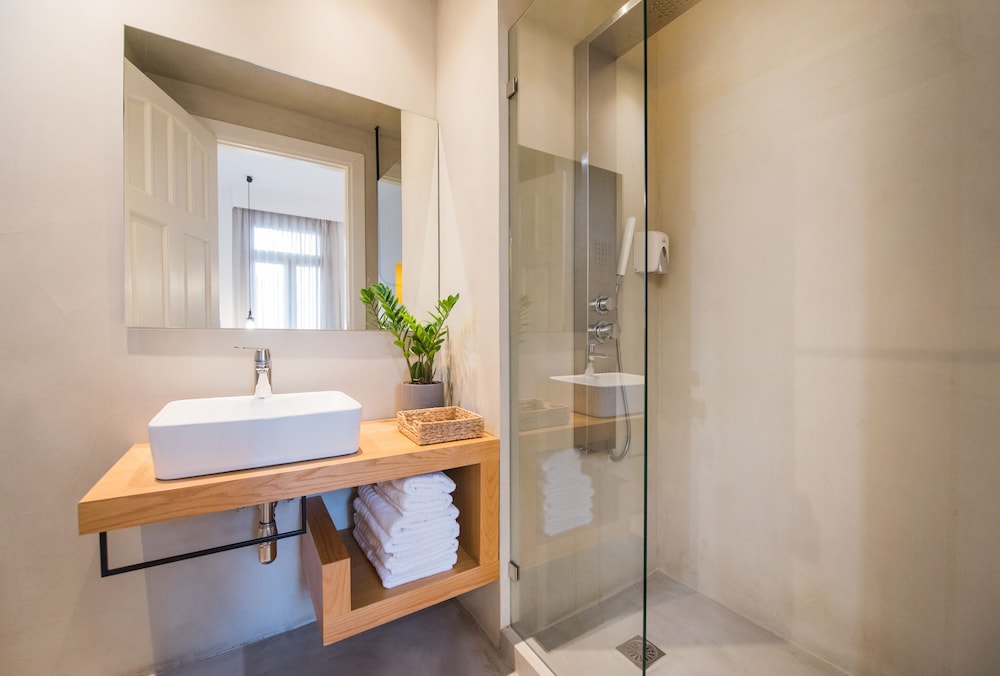 MONK Monastiraki Suites