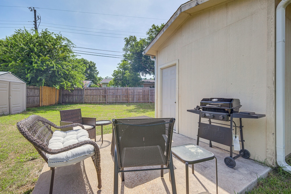 3 Mi to Dfw: Pet-friendly Euless Home