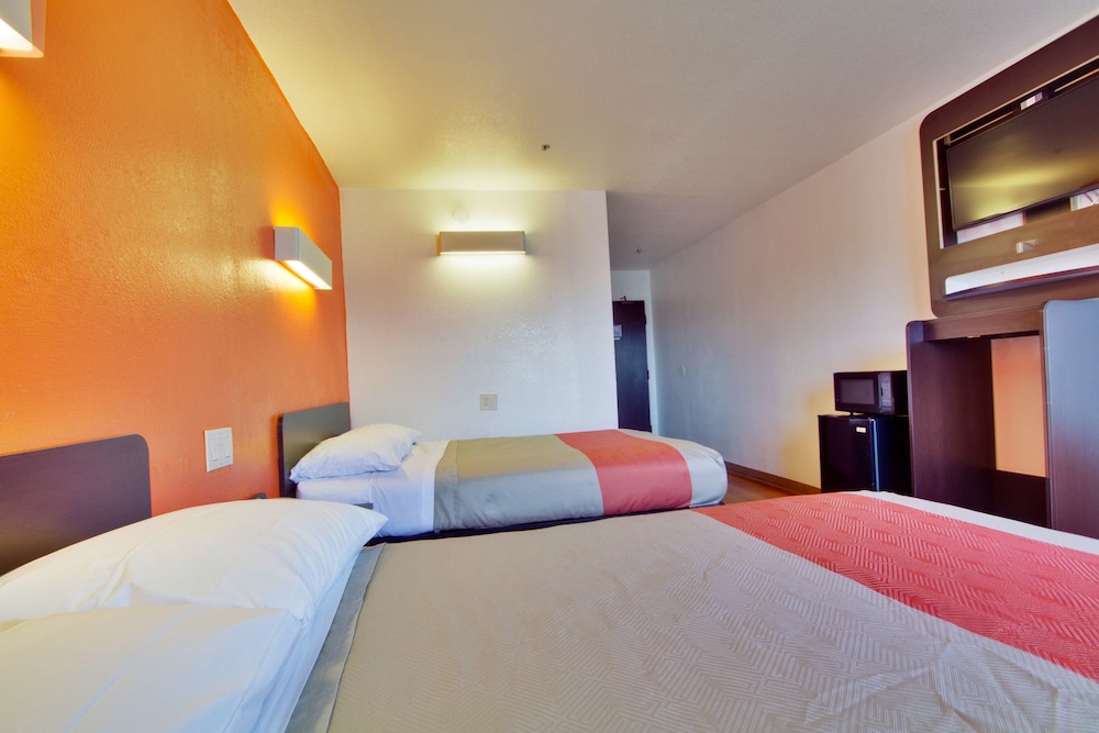 Motel 6 Dallas, TX - Fair Park view 4