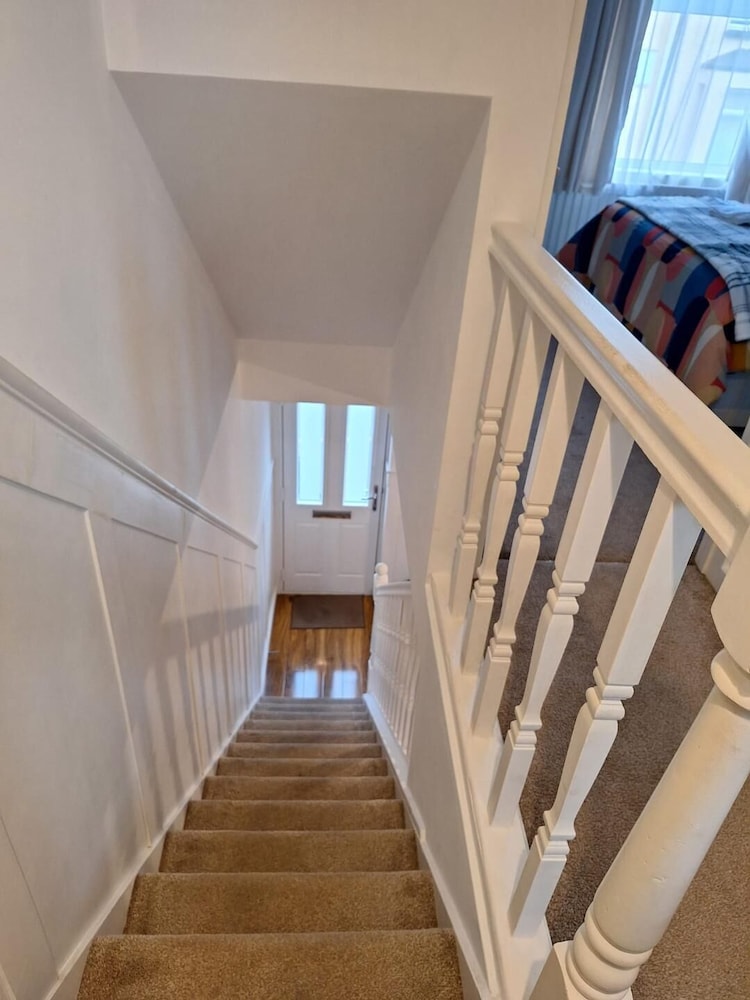 Fantastic Large Room with free parking