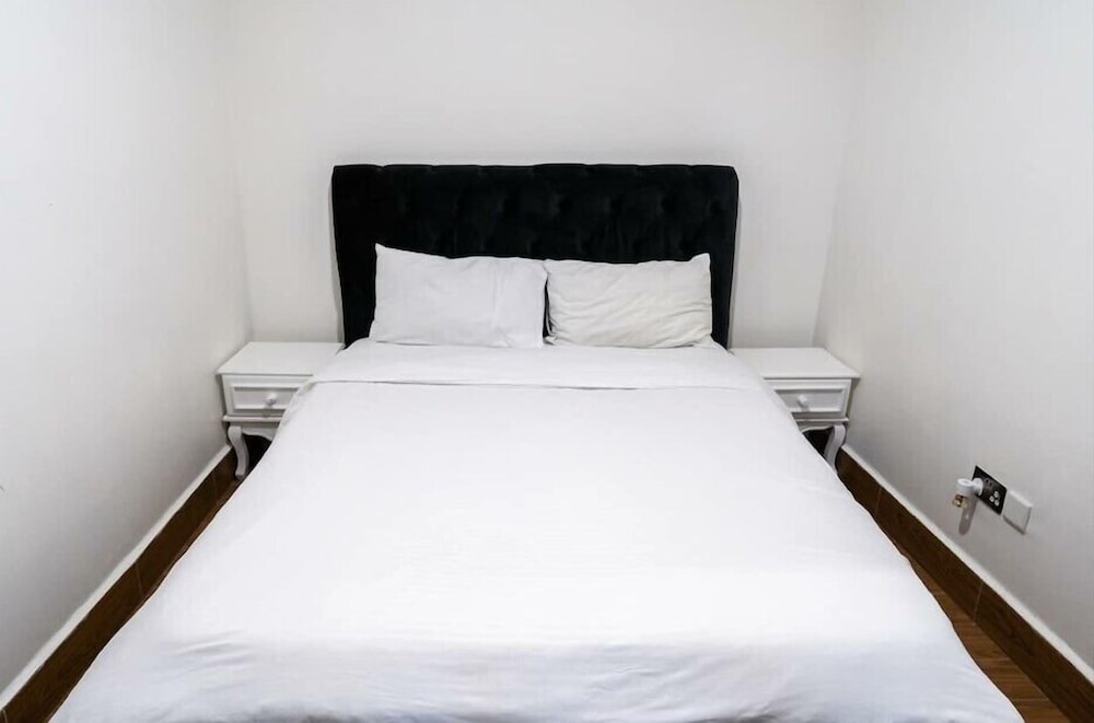 Karen Brooks View Palace 2 Bedroom Apartments