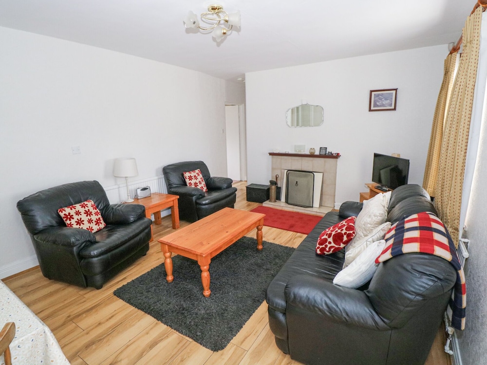 Daffodil Cottage view 4