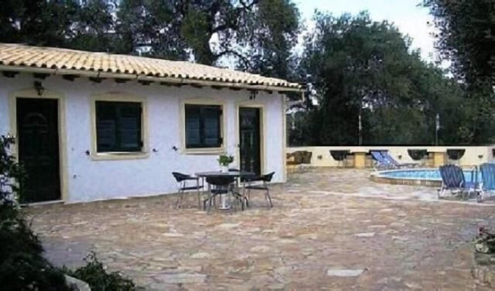 Olympia Paxos Apartment