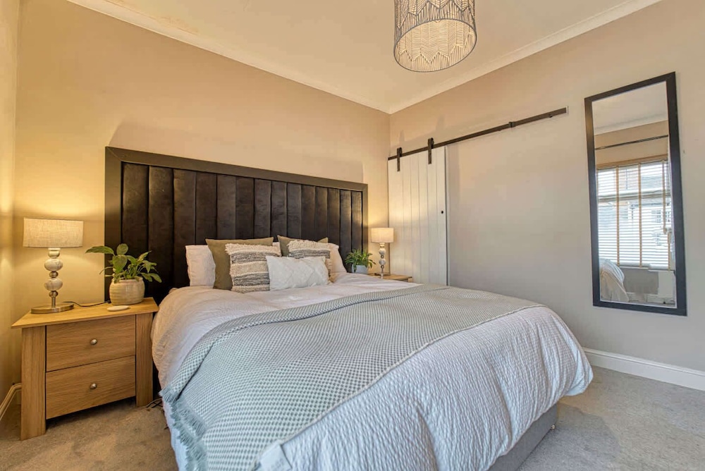 Host Stay Loughborough Road House