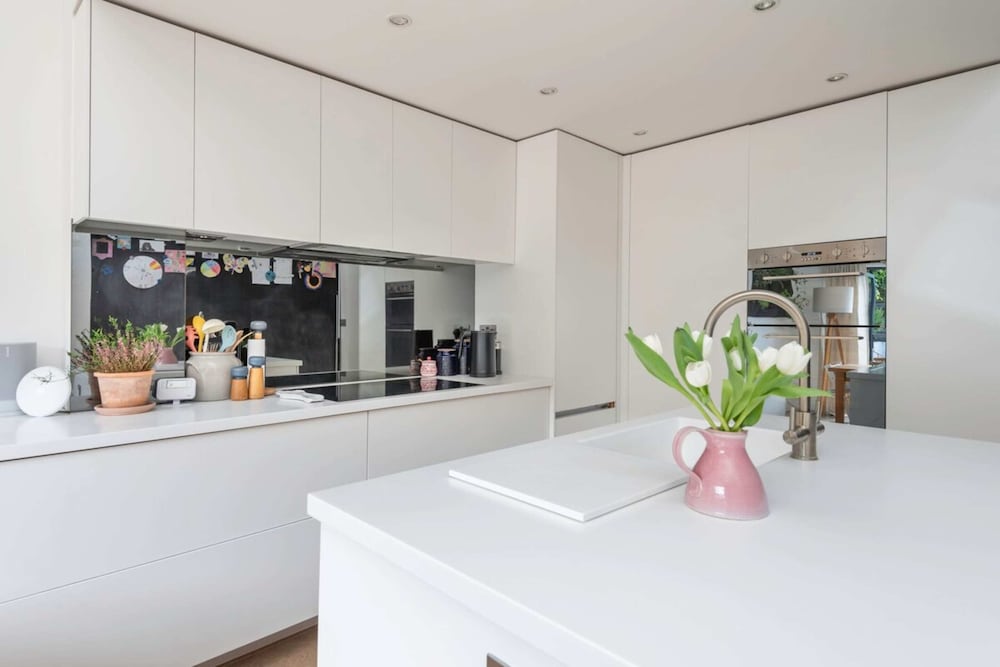 3-bedroom Home in Richmond - Ideal Family Living