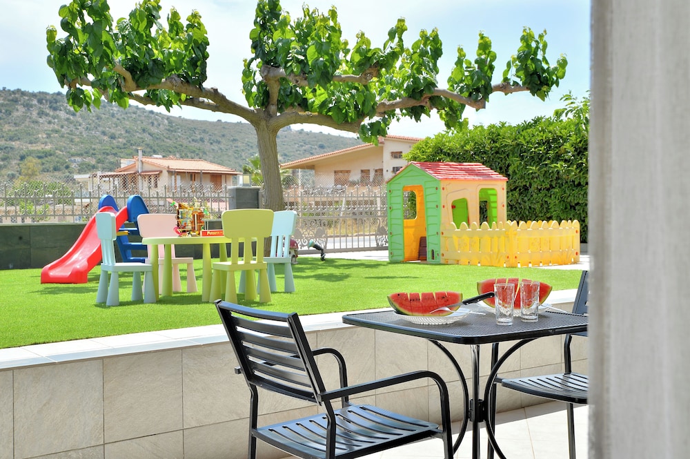 Stork Holiday Apartments - Garden & Sea View